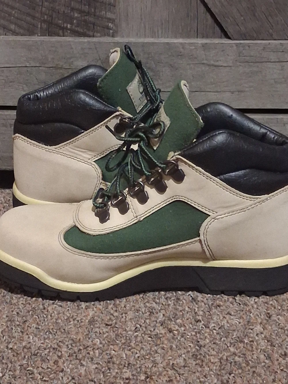 Timberland Boys 4.5 / 6 Women Beige and Green Waterproof Field Boots